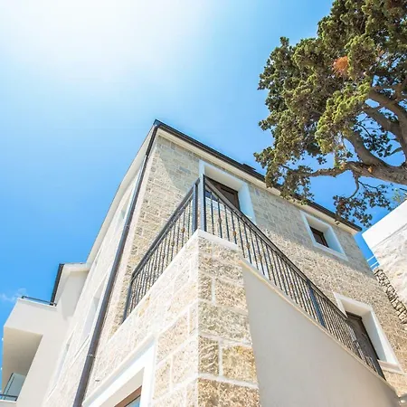 Capocesto Apartment *